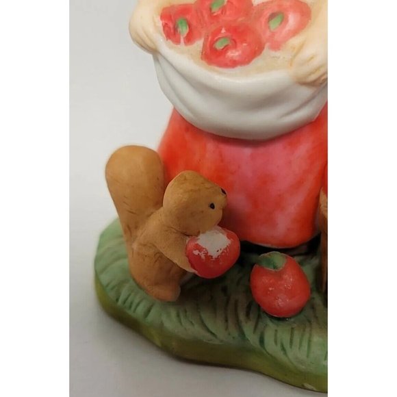 ''Autumn" Country Cousins Figurine #066 (N) Girl With Apples And Squirrels - Picture 9 of 9